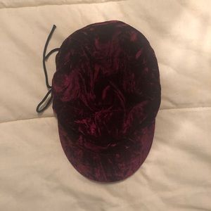 🔥NWOT Burgundy/Maroon Velvet Hat🔥